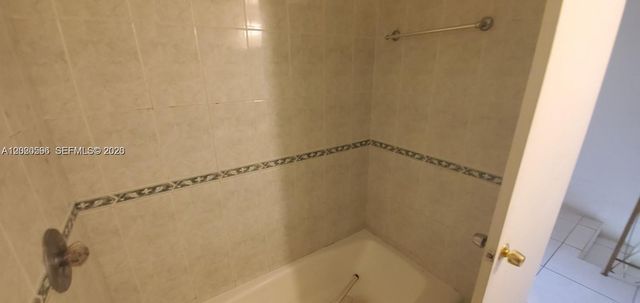 465 Swallow Dr 9, Miami Springs, FL 33166