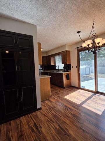 2713 4th Avenue S, Moorhead, MN 56560