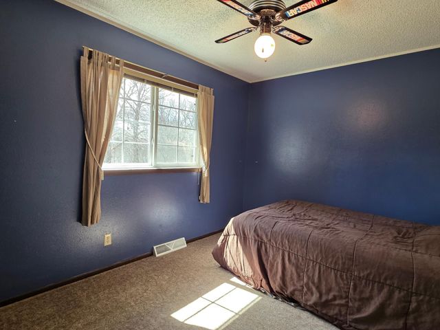 2713 4th Avenue S, Moorhead, MN 56560