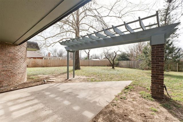 2518 Acacia Court, Norman, OK 73072