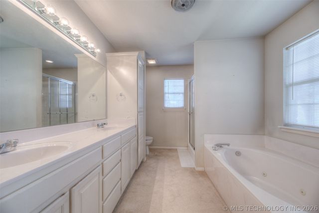 19719 E 45th Street, Broken Arrow, OK 74014