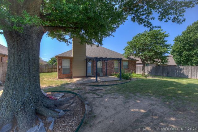 19719 E 45th Street, Broken Arrow, OK 74014