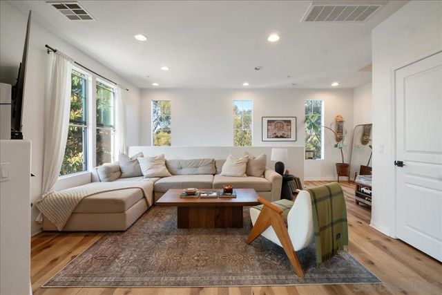 750 Harbor Cliff Way 102, Oceanside, CA 92054