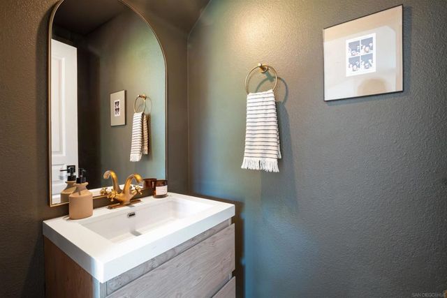 750 Harbor Cliff Way 102, Oceanside, CA 92054