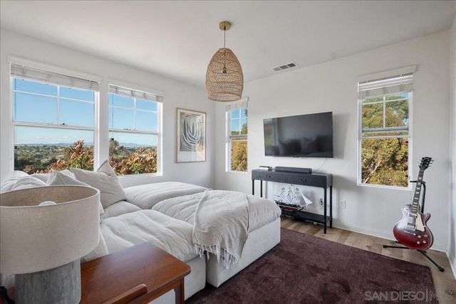 750 Harbor Cliff Way 102, Oceanside, CA 92054