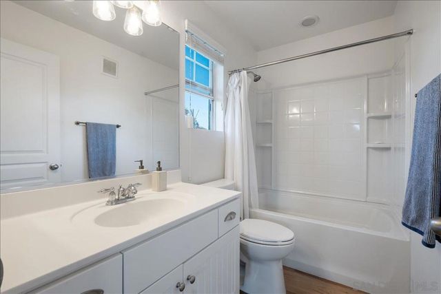 750 Harbor Cliff Way 102, Oceanside, CA 92054