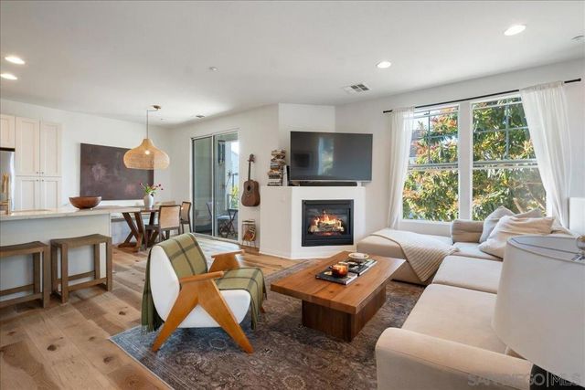 750 Harbor Cliff Way 102, Oceanside, CA 92054