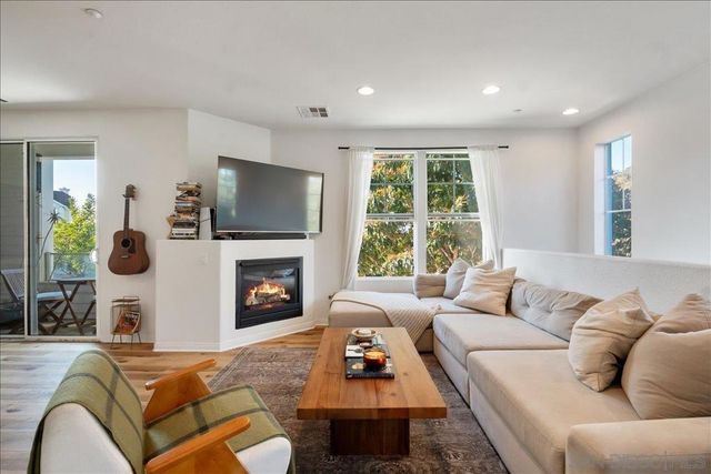 750 Harbor Cliff Way 102, Oceanside, CA 92054