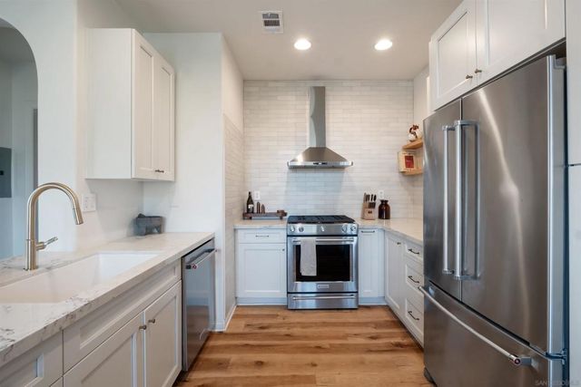 750 Harbor Cliff Way 102, Oceanside, CA 92054