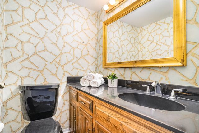 2945 Country Place Circle, Carrollton, TX 75006