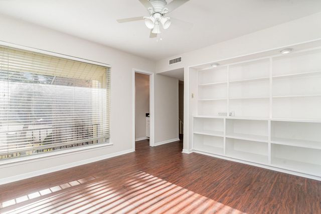 2945 Country Place Circle, Carrollton, TX 75006