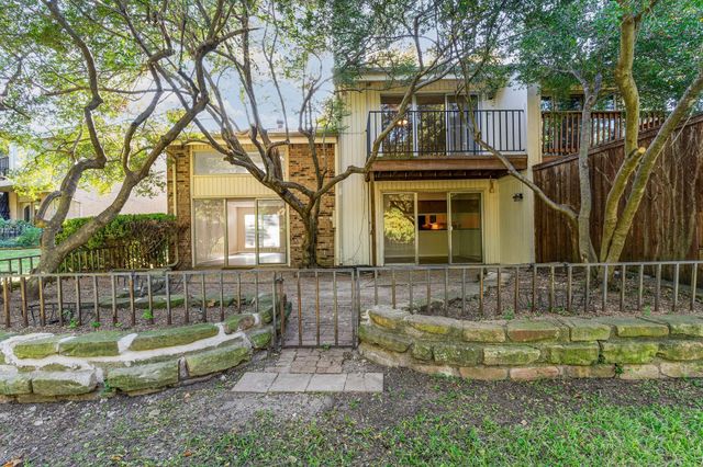 2945 Country Place Circle, Carrollton, TX 75006