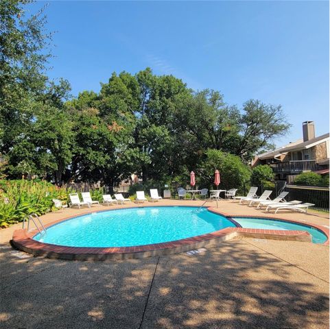 2945 Country Place Circle, Carrollton, TX 75006