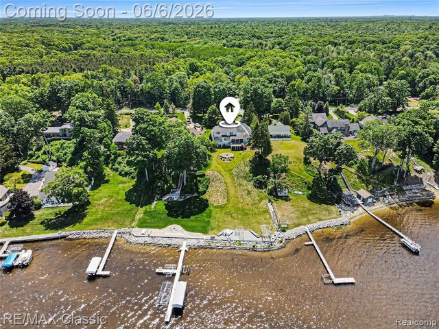 5118 S Shore Drive, Whitehall, MI 49461