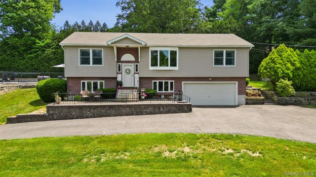 26 Pugsley Parkway, Cortlandt Manor, NY 10567