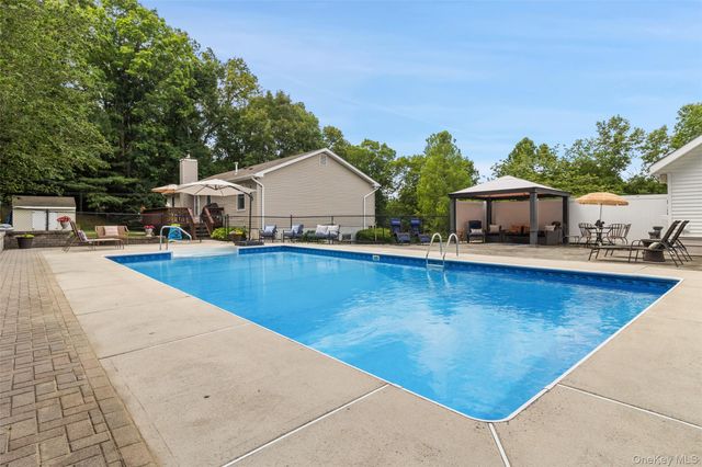 26 Pugsley Parkway, Cortlandt Manor, NY 10567