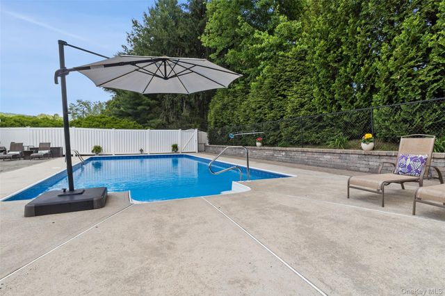 26 Pugsley Parkway, Cortlandt Manor, NY 10567