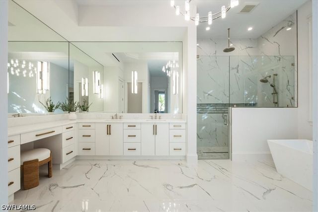 493 8th AVE S, Naples, FL 34102