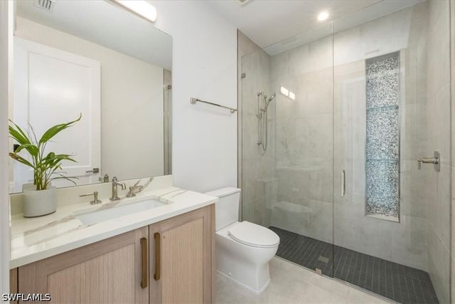 493 8th AVE S, Naples, FL 34102