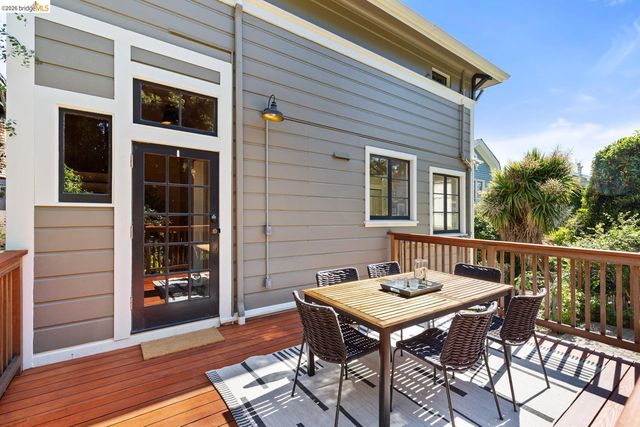 2811 Parker St, Berkeley, CA 94704