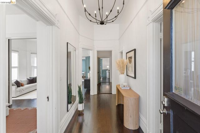 2811 Parker St, Berkeley, CA 94704