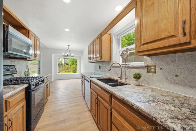4517 W Tacoma Street, Broken Arrow, OK 74012