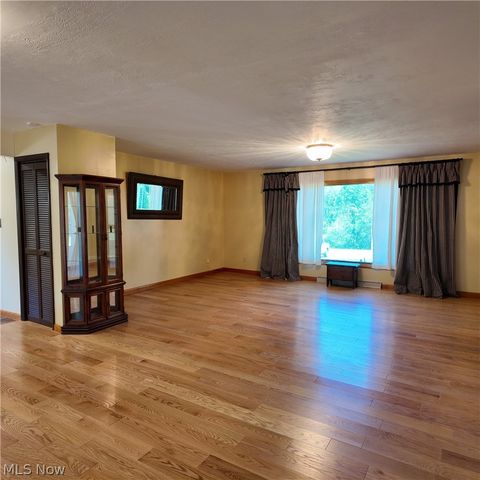 67156 Joella Drive, St Clairsville, OH 43950