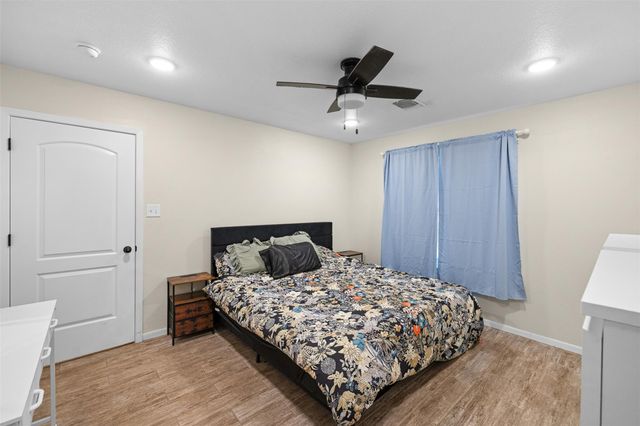 312 Holcombe DR, Lexington, TX 78947