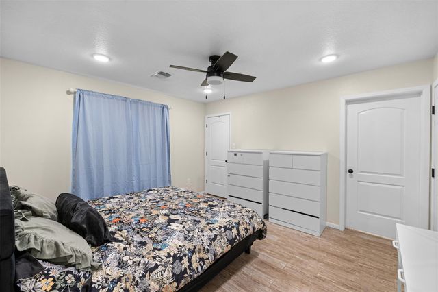 312 Holcombe DR, Lexington, TX 78947