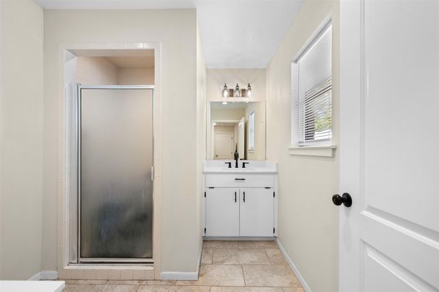 312 Holcombe DR, Lexington, TX 78947