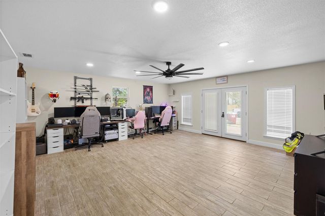 312 Holcombe DR, Lexington, TX 78947