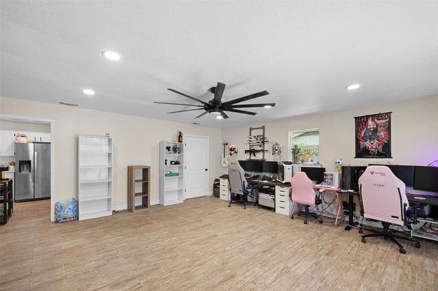 312 Holcombe DR, Lexington, TX 78947