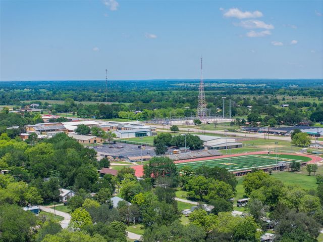 312 Holcombe DR, Lexington, TX 78947