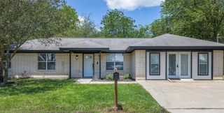 312 Holcombe DR, Lexington, TX 78947