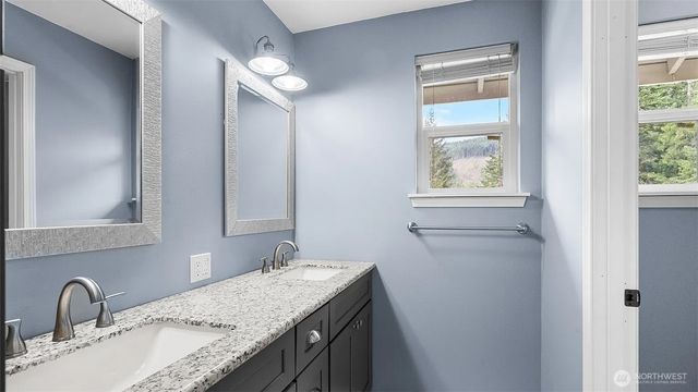 17718 Mulqueen Road SE, Rainier, WA 98576