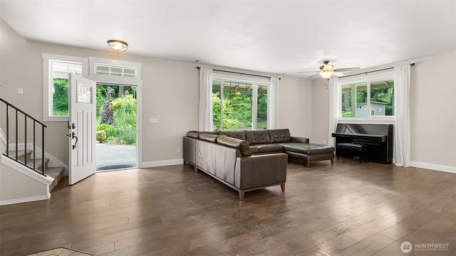 17718 Mulqueen Road SE, Rainier, WA 98576