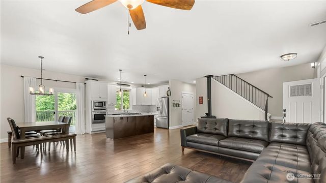 17718 Mulqueen Road SE, Rainier, WA 98576