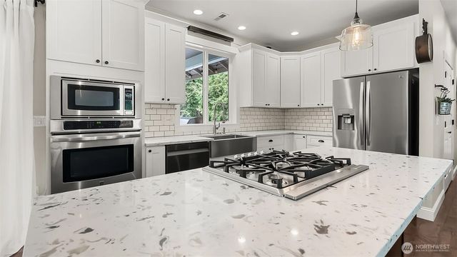 17718 Mulqueen Road SE, Rainier, WA 98576