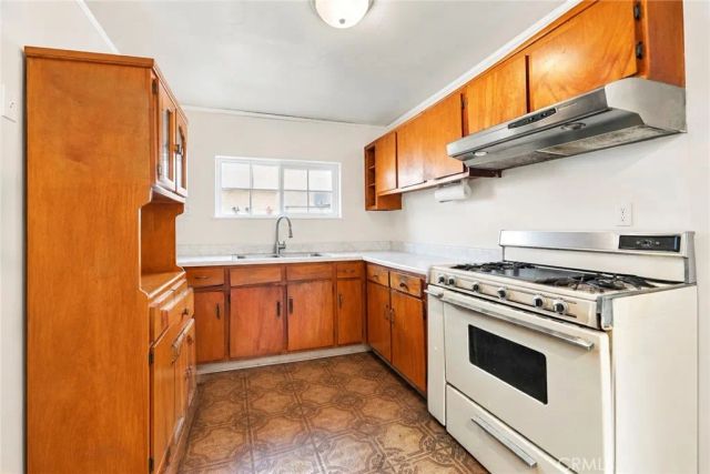 5139 Irvington Place, Los Angeles, CA 90042