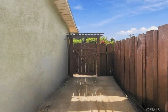 5139 Irvington Place, Los Angeles, CA 90042