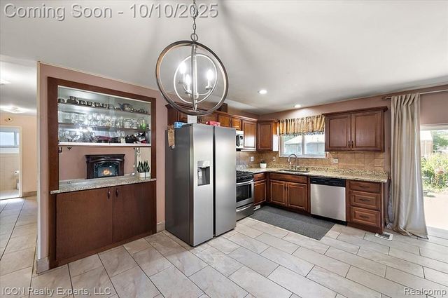 21901 Concord Street, Southfield, MI 48076