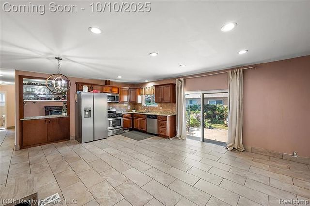 21901 Concord Street, Southfield, MI 48076