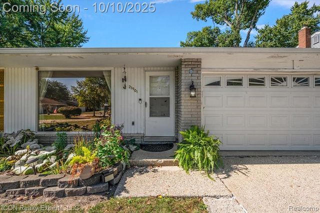 21901 Concord Street, Southfield, MI 48076
