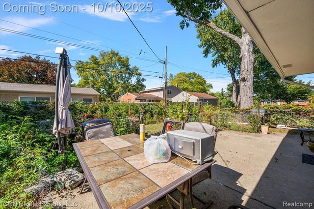 21901 Concord Street, Southfield, MI 48076