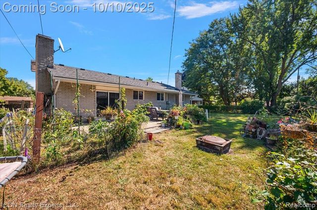 21901 Concord Street, Southfield, MI 48076