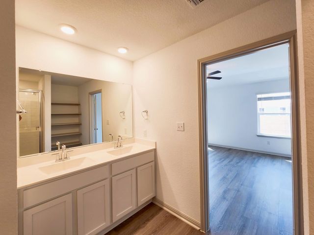 126 Fort Clark Springs LN, Hutto, TX 78634