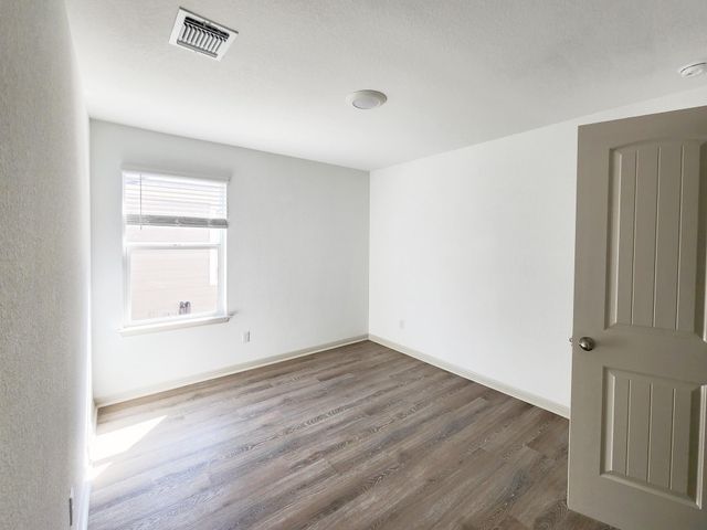 126 Fort Clark Springs LN, Hutto, TX 78634