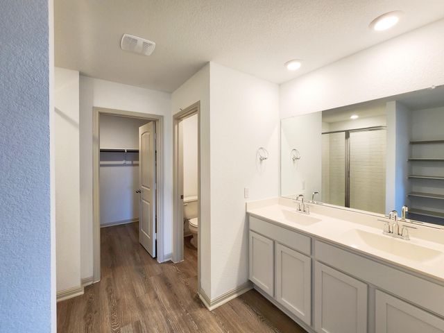 126 Fort Clark Springs LN, Hutto, TX 78634