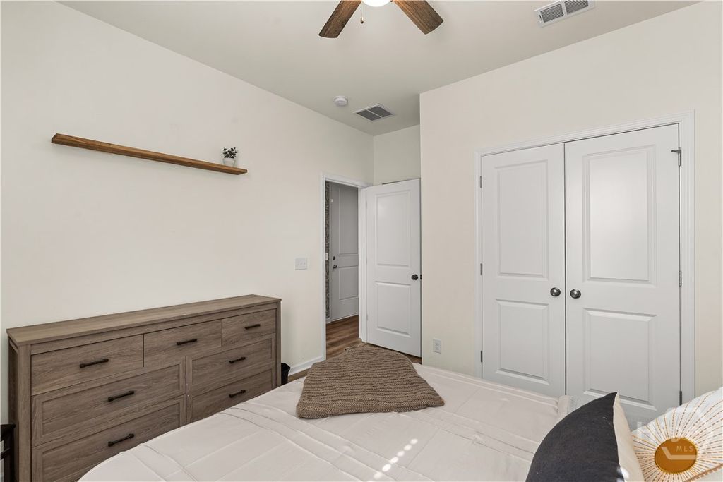 Image 15 of property listing at 256 Excel Drive, Richmond Hill, GA 31324