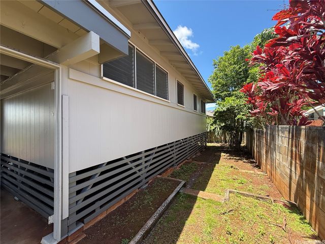 1221 Ihiihi Avenue, Wahiawa, HI 96786